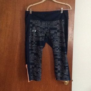 Woman compression fit workout pant